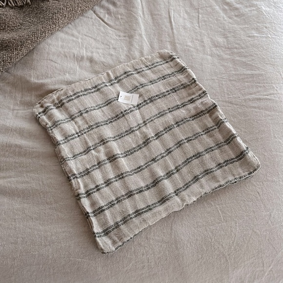 NWT Swedish Rustic Linen Pillow Cover - Picture 2 of 8